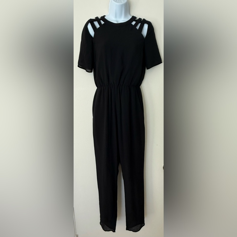H & M Women’s Black Cross Cut Out Shoulders Jumpsuit Size 4